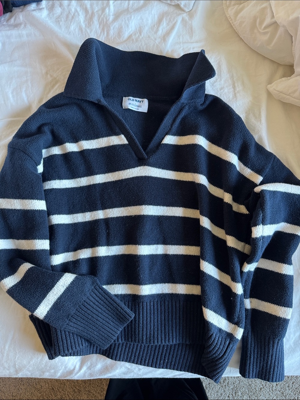 Old Navy Navy and White Striped V‑Neck Pullover Sweater
